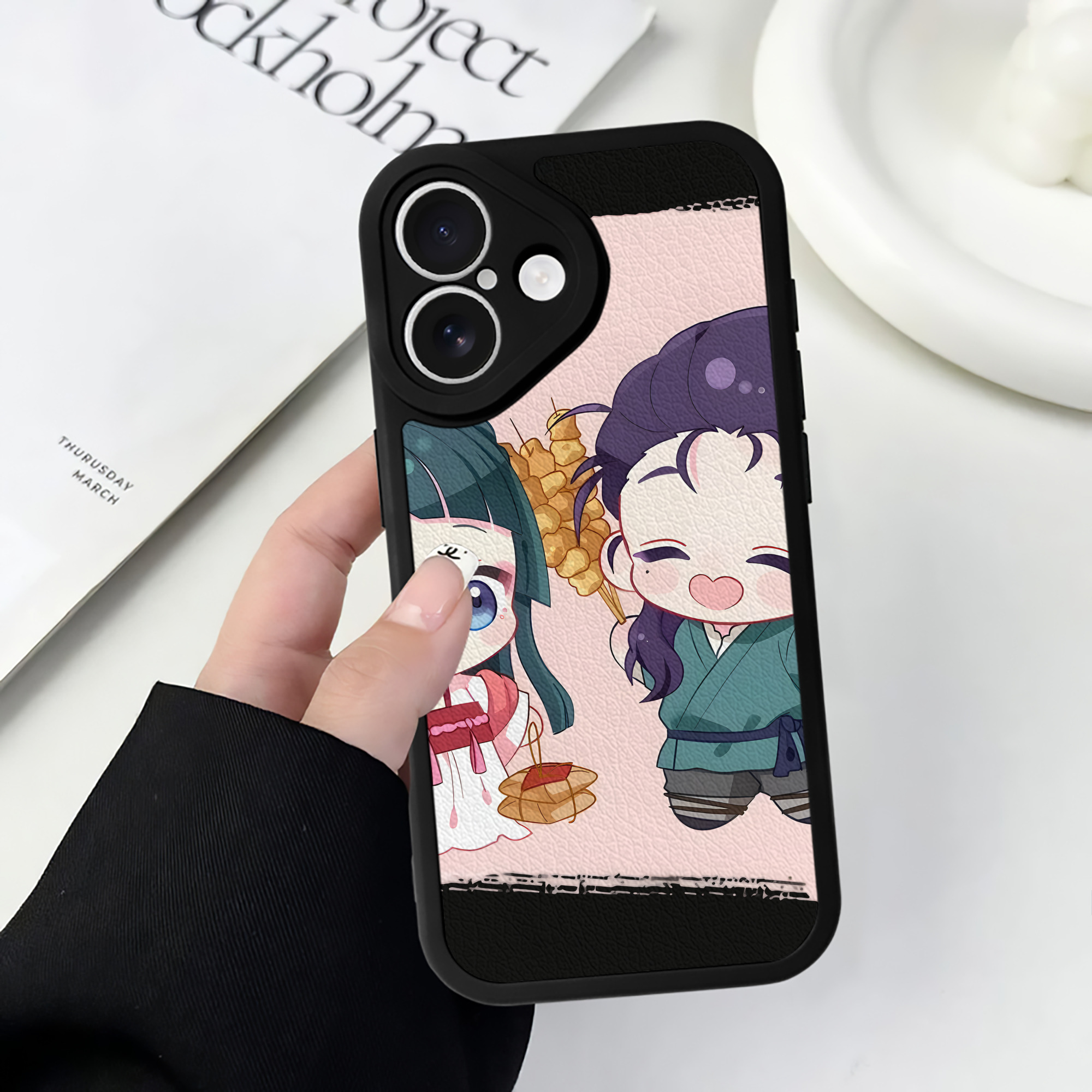 （画像用） 薬屋のひとりごと The Apothecary Diaries 【iPhone 16シリーズ対応】シリコンスマホケース（レザー調） 材質：シリコン